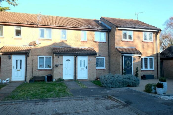 2 Bedroom Terraced House To Rent In Woodmoor Close, SO40