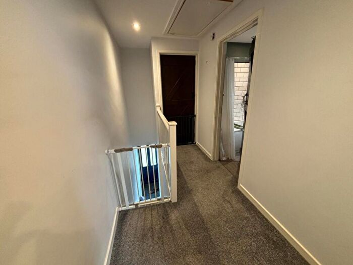 2 Bedroom Cottage For Sale In High Street, Earls Barton, Northamptonshire, NN6