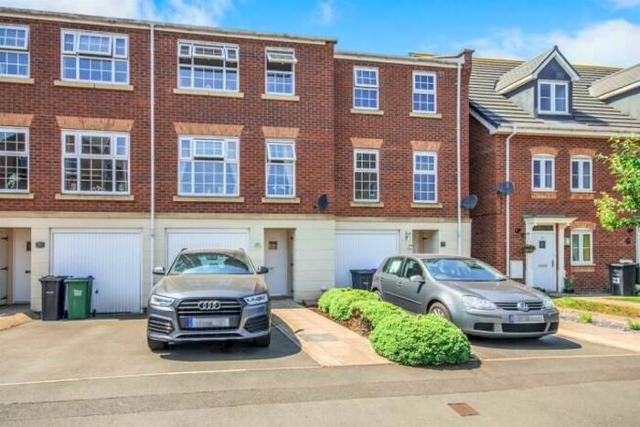 3 Bedroom Property To Rent In Bagnalls Wharf, Bentley, Wednesbury, WS10