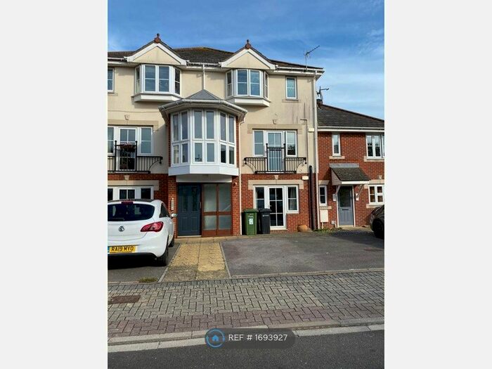 2 Bedroom Maisonette To Rent In Wells Close, Portsmouth, PO3