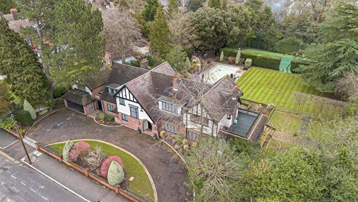 6 Bedroom Detached House For Sale In Wills Grove, Mill Hill, NW7