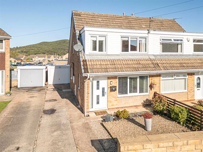 3 Bedroom Semi-Detached House For Sale In Grasmere Drive, Elland, HX5