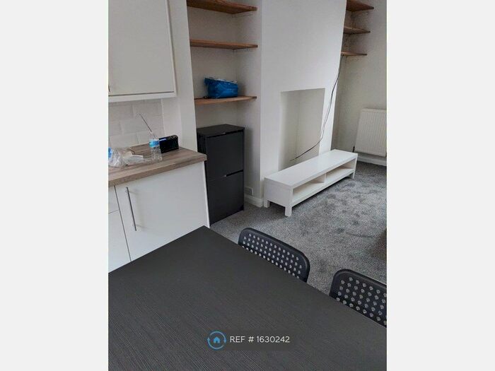 4 Bedroom Terraced House To Rent In Sharrow Lane, Sheffield, S11