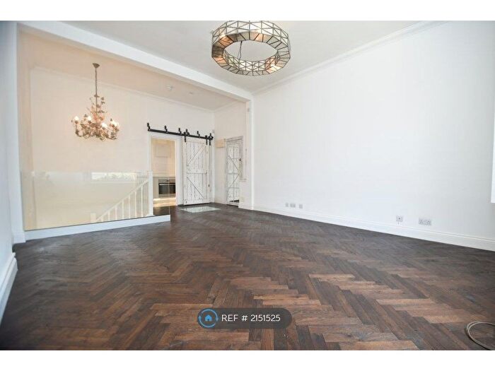 3 Bedroom Flat To Rent In Northwick Terrace, London, NW8