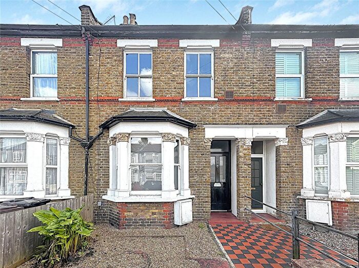 3 Bedroom Terraced House To Rent In Albion Road, Hounslow, TW3