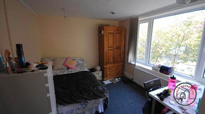 6 Bedroom Semi Detached House To Rent In Becketts Park Road, Leeds, LS6