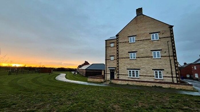 2 Bedroom Flat To Rent In Poppyfield Road, Wootton, Northampton, NN4