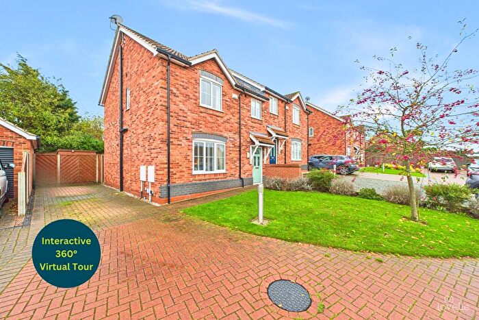 3 Bedroom Semi Detached House For Sale In Glanford Rise, Barton-upon-Humber, North Lincolnshire, DN18