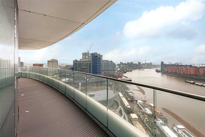 3 Bedroom Flat For Sale In Lombard Wharf, Lombard Road, SW11