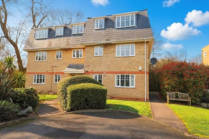 1 Bedroom Apartment For Sale In Seymour House, Fernly Close, Eastcote, Pinner, HA5