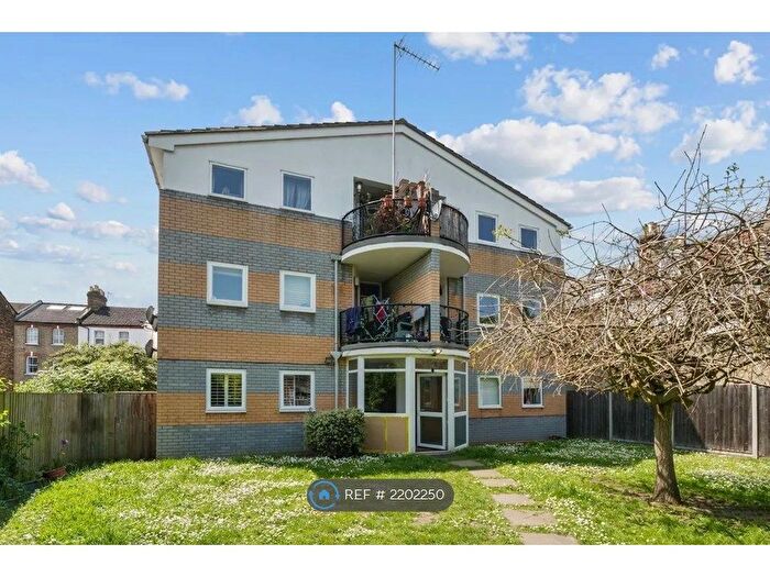 1 Bedroom Flat To Rent In Ridgeway Court, London, SE20
