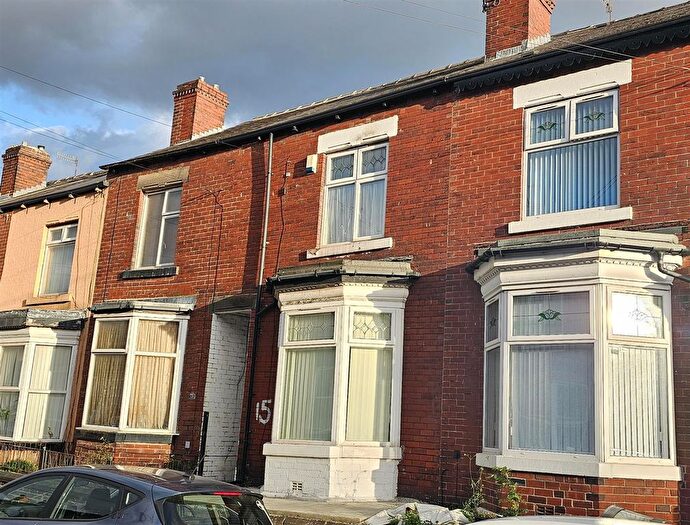 3 Bedroom Terraced House To Rent In Harwell Road, Sheffield, S8