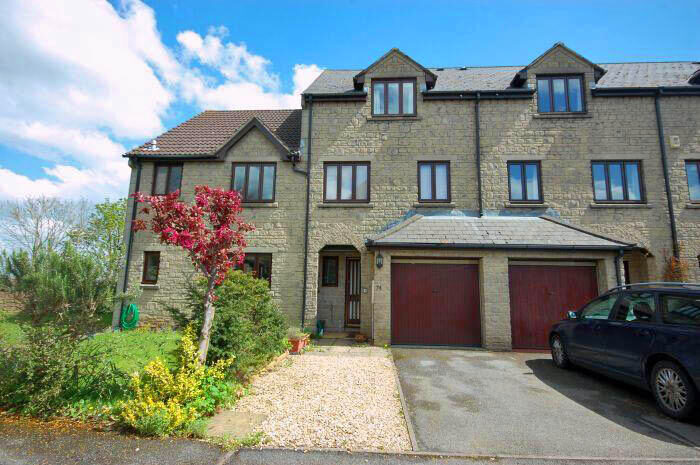 3 Bedroom Town House To Rent In Hayfield, Marshfield, SN14