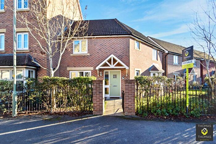 3 Bedroom End Of Terrace House For Sale In Headley Court, Kingsway, GL2