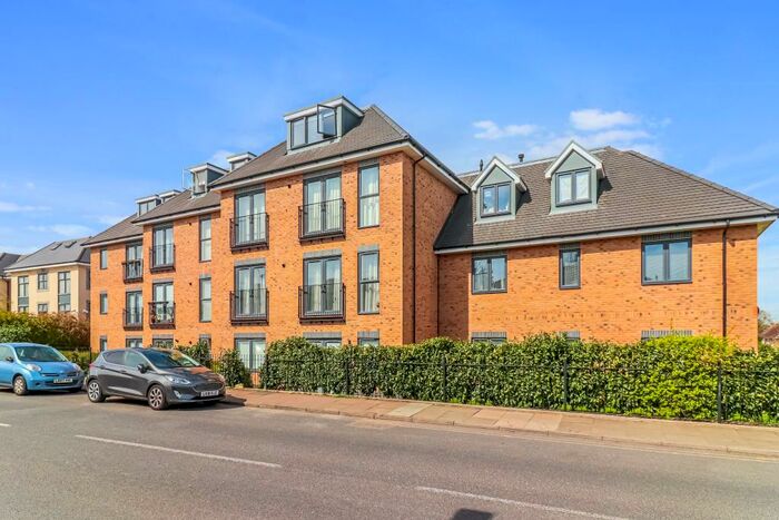 2 Bedroom Flat To Rent In Roland Street, St. Albans, AL1