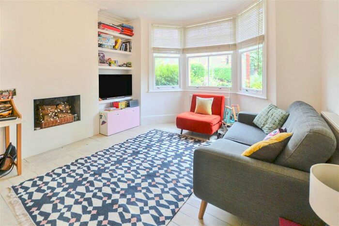 2 Bedroom Maisonette To Rent In Panmuir Road, London, SW20