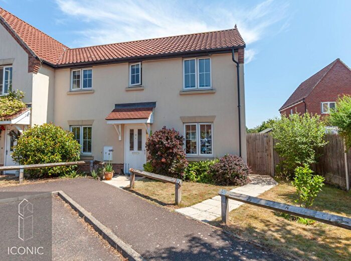 3 Bedroom Semi-Detached House For Sale In Starlings Way, Great Witchingham, NR9