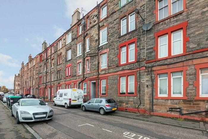 2 Bedroom Flat To Rent In Hawthornvale, Leith, Edinburgh, EH6