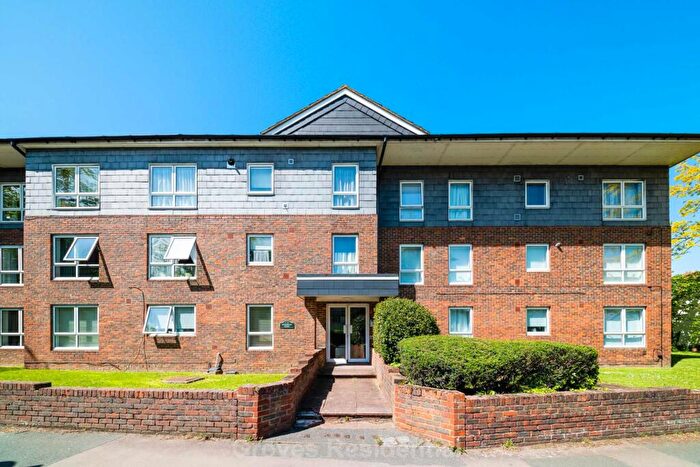 1 Bedroom Flat To Rent In The Avenue, Worcester Park, KT4