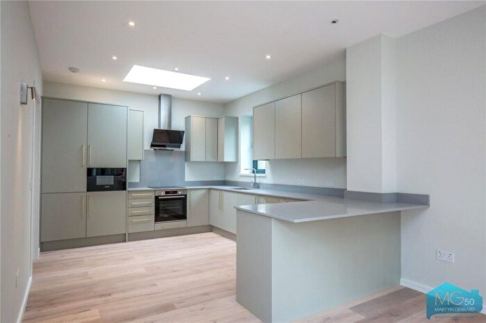 3 Bedroom Detached House To Rent In Albert Road, Mill Hill, London, NW7