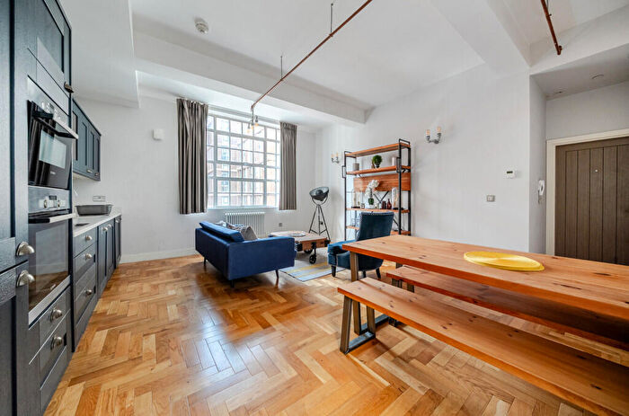 2 Bedroom Apartment To Rent In Great Charles Street Queensway, Birmingham, West Midlands, B3