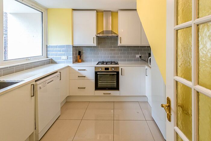 3 Bedroom Maisonette To Rent In Clarence Crescent, SW4