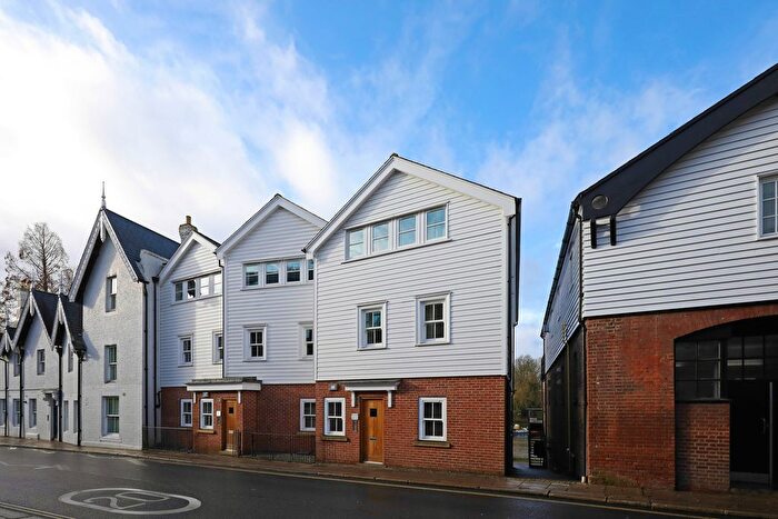 1 Bedroom Flat To Rent In Petersham Road, Richmond, TW10