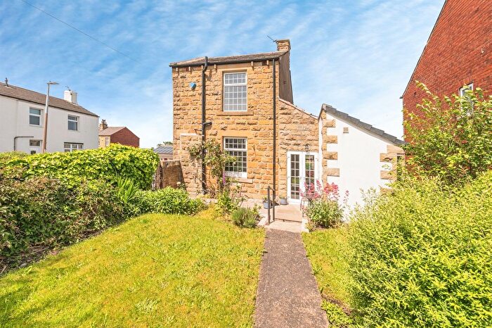 2 Bedroom Detached House For Sale In Kirkgate, Hanging Heaton, Batley, WF17
