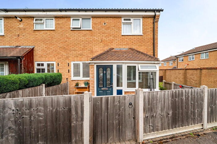 1 Bedroom Semi Detached House For Sale In Freehold Home With Car Driveway, ME8