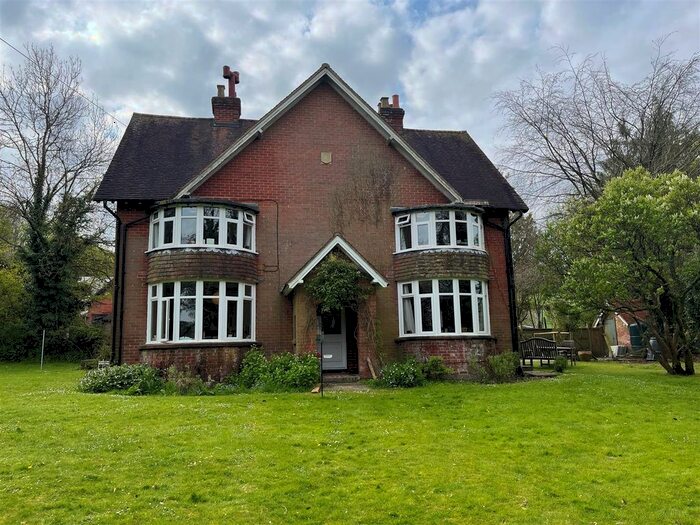 4 Bedroom Detached House To Rent In West Meon, Petersfield, GU32