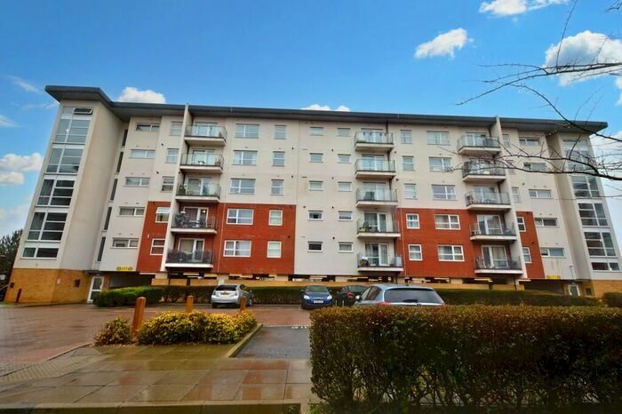2 Bedroom Flat To Rent In Clarkson Court, Hatfield, AL10