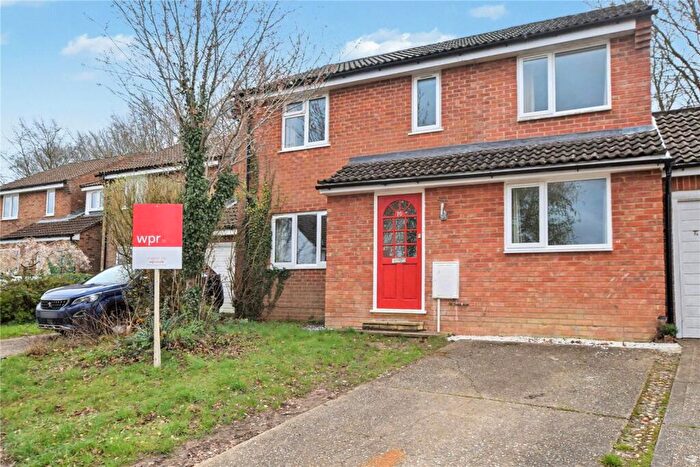 4 Bedroom Detached House To Rent In Salisbury Close, Alton, Hampshire, GU34