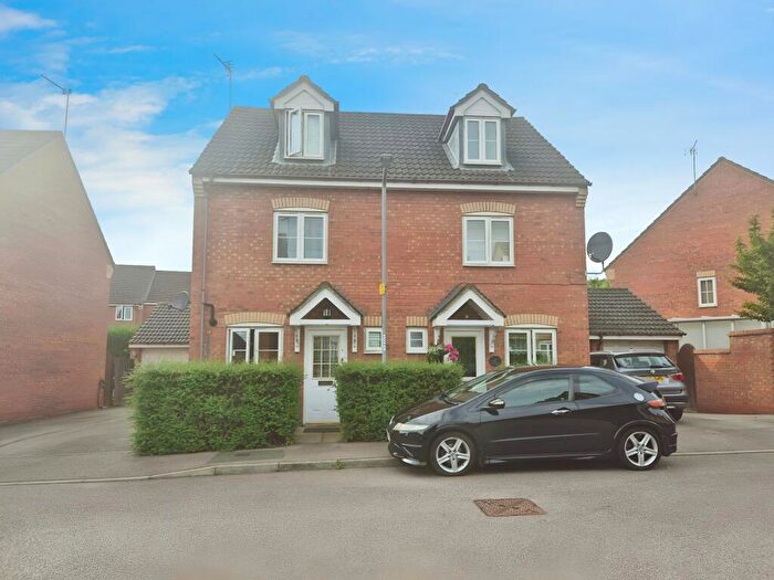 3 Bedroom Semi-Detached House To Rent In Randall Close, Irthlingborough, NN9