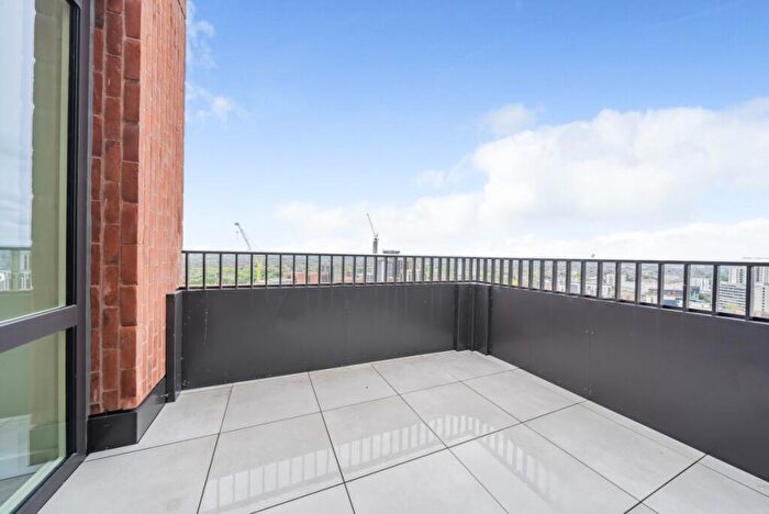 2 Bedroom Flat To Rent In St Pauls Road, Barking, London, IG11