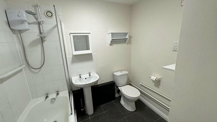 2 Bedroom Apartment To Rent In Broadway West, Leigh-on-Sea, SS9
