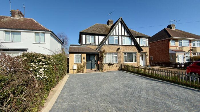 3 Bedroom Semi-Detached House For Sale In Newark Avenue, Peterborough, PE1