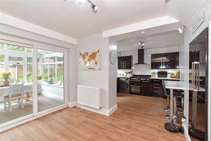 5 Bedroom Semi-Detached House For Sale In Bevan Road, Waterlooville, Hampshire, PO8