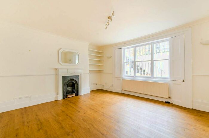 2 Bedroom Flat To Rent In Harecourt Road, Highbury And Islington, London, N1
