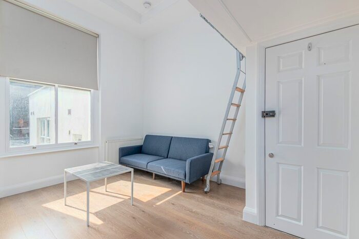 Studio To Rent In Beaufort Gardens, London, SW3