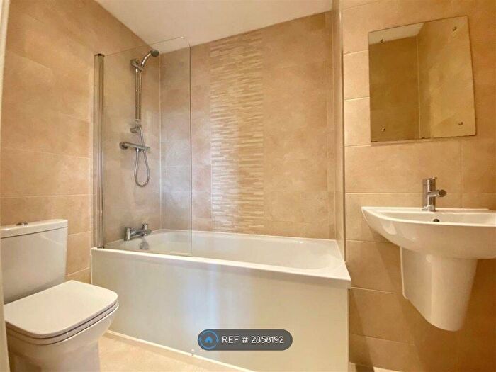 1 Bedroom Flat To Rent In Skerton Road, Manchester, M16