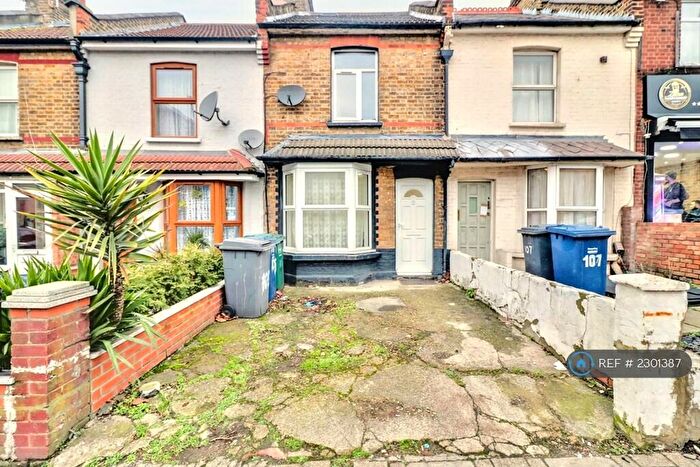 3 Bedroom Terraced House To Rent In Colindale Avenue, London, NW9