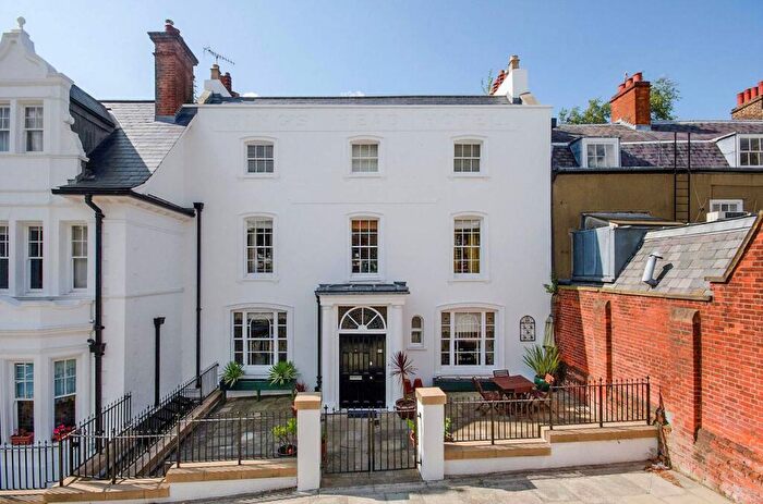 4 Bedroom Maisonette To Rent In High Street, Harrow On The Hill, Harrow, HA1