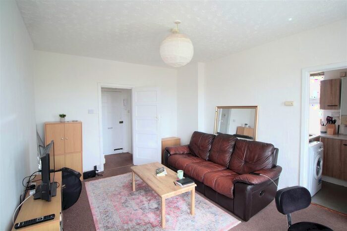 1 Bedroom Flat To Rent In Brixton Hill, London, SW2