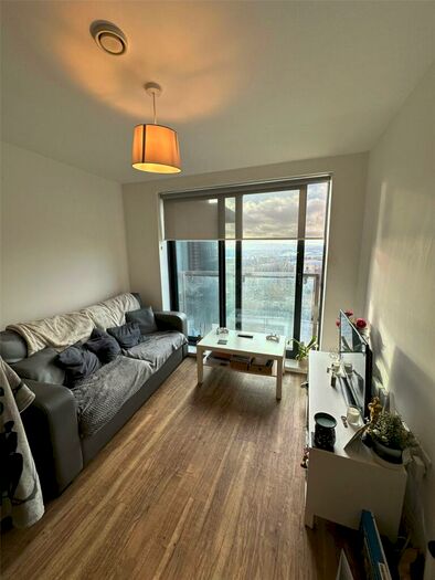 1 Bedroom Flat To Rent In Aire, Cross Green Lane, LS9