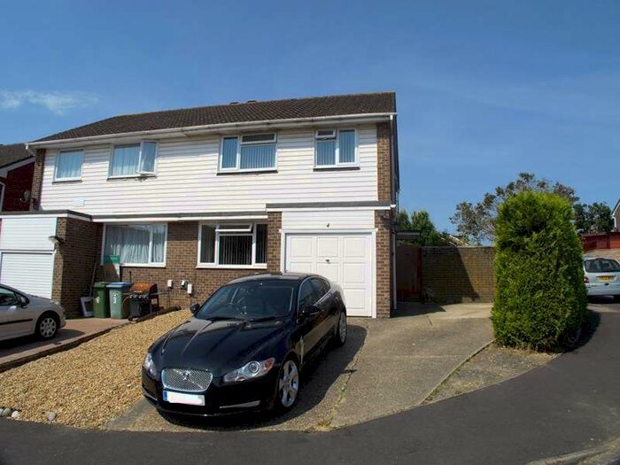 4 Bedroom Semi-Detached House To Rent In Frogmore, Fareham, Hampshire, PO14