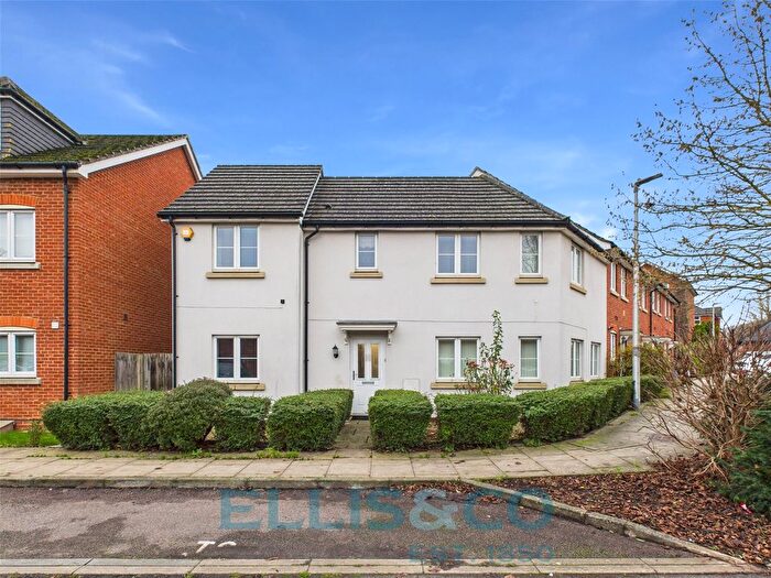 4 Bedroom End Terrace House To Rent In Silver Streak Way, Rochester, Kent, ME2