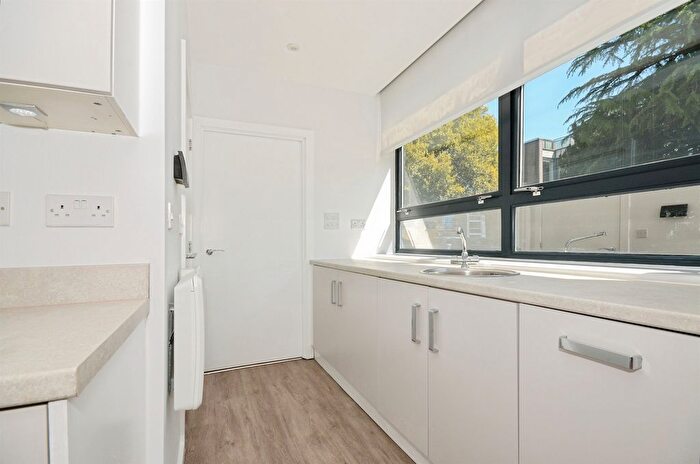 1 Bedroom Flat For Sale In Newsom Place, St. Albans, AL1