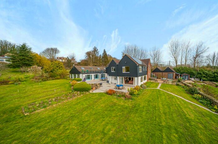 6 Bedroom Detached House For Sale In Stunning Family Home With, Sq/Ft - Yalding Hill, ME18