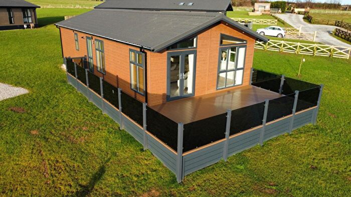 2 Bedroom Park Home For Sale In Guisborough Road, Whitby, North Yorkshire, YO21