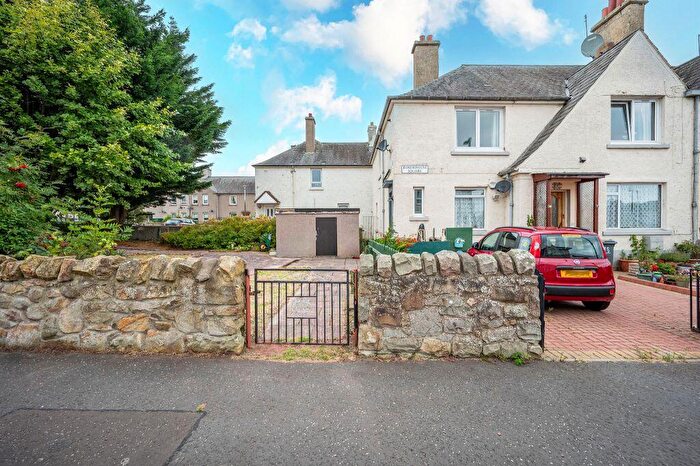 3 Bedroom Flat For Sale In Burdiehouse Square, Edinburgh, EH17
